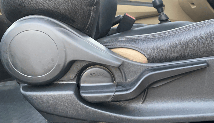 2019 Honda Amaze 1.2L I-VTEC S, Petrol, Manual, 54,501 km, Driver Side Adjustment Panel