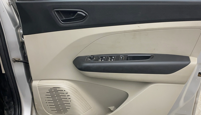 2020 Renault TRIBER RXT AMT, Petrol, Automatic, 43,288 km, Driver Side Door Panels Control