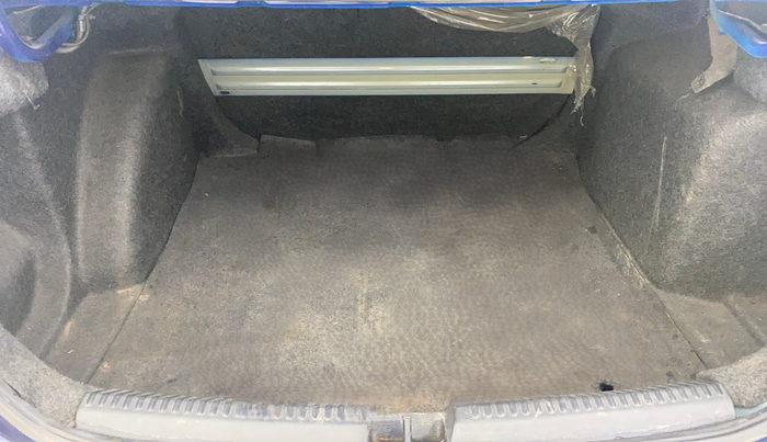 2012 Volkswagen Vento HIGHLINE DIESEL 1.6, Diesel, Manual, 93,894 km, Boot Inside