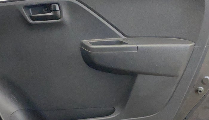 2023 Maruti Alto K10 VXI CNG, CNG, Manual, 25,717 km, Driver Side Door Panels Control