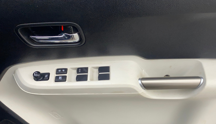 2019 Maruti IGNIS ALPHA 1.2, Petrol, Manual, 53,379 km, Driver Side Door Panels Control