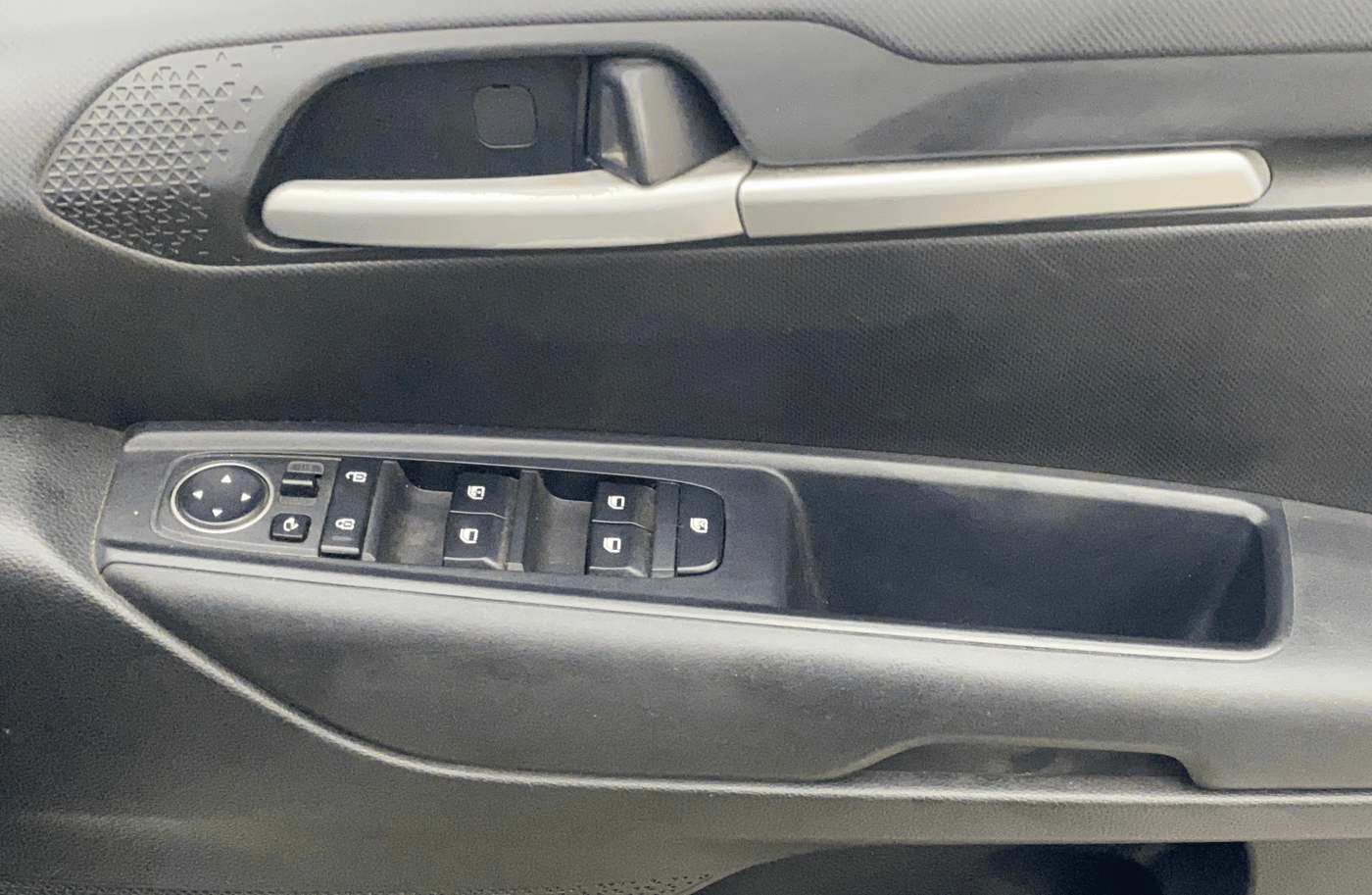2021 KIA SONET HTK PLUS 1.5 AT, Diesel, Automatic, 67,346 km, Driver Side Door Panels Control
