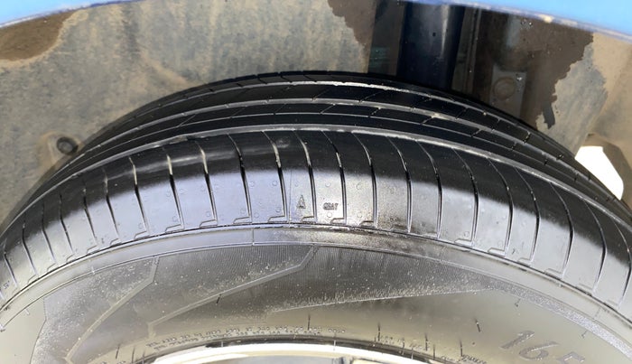 2013 Maruti Swift Dzire VXI, Petrol, Manual, 80,659 km, Left Rear Tyre Tread