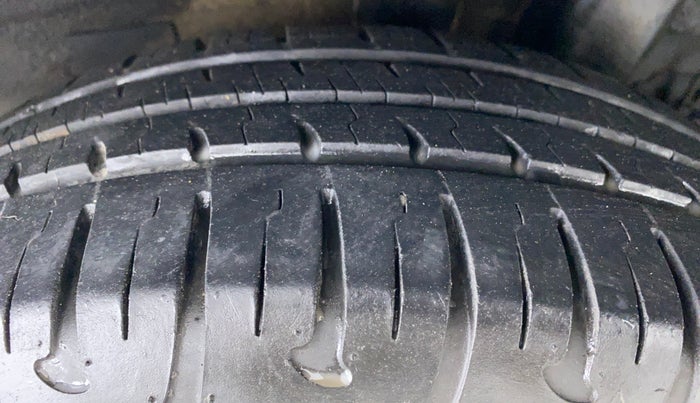 2015 Hyundai Xcent S 1.2, Petrol, Manual, 21,892 km, Left Rear Tyre Tread