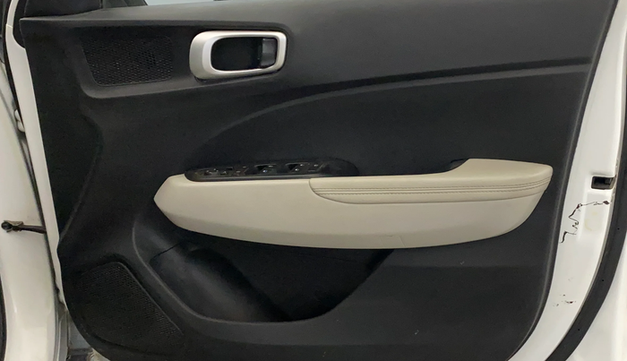 2023 Hyundai VENUE SX (O) 1.5 CRDI, Diesel, Manual, 81,168 km, Driver Side Door Panels Control