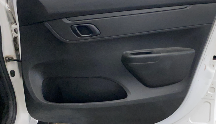 2018 Renault Kwid RXT 1.0 AMT (O), Petrol, Automatic, 41,617 km, Driver Side Door Panels Control