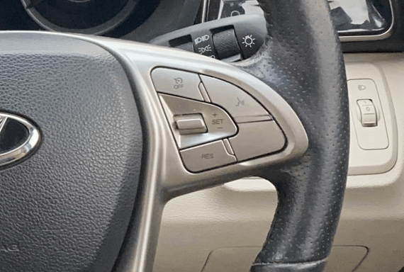 2019 Mahindra XUV300 W8 (O) 1.5 DIESEL, Diesel, Manual, 39,068 km, Adaptive Cruise Control