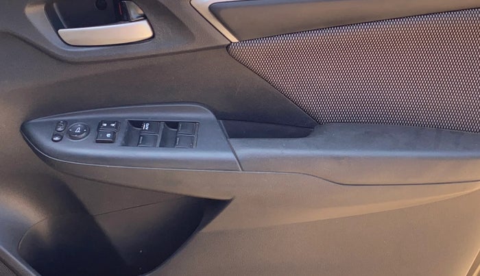 2017 Honda WR-V 1.2L I-VTEC VX MT, CNG, Manual, 1,41,352 km, Driver Side Door Panels Control