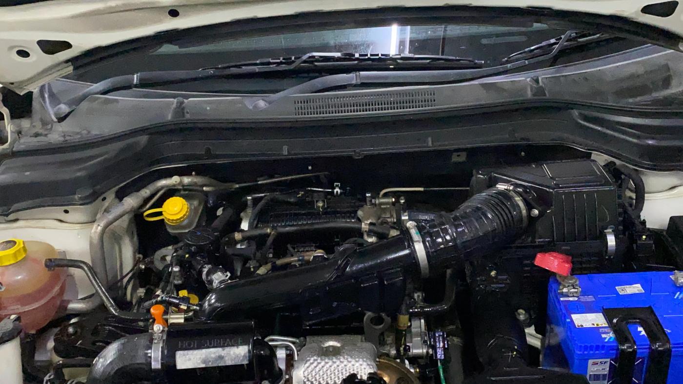 2021 Mahindra XUV300 W8 (O) 1.2 PETROL, Petrol, Manual, 67,600 km, Engine View