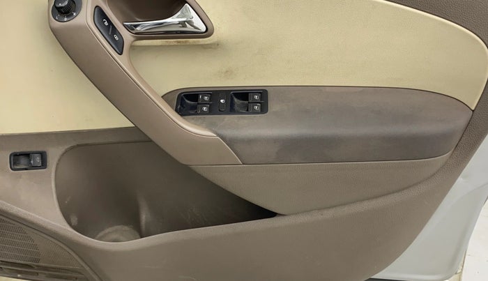 2013 Skoda Rapid ELEGANCE 1.6 TDI CR MT, Diesel, Manual, 1,46,490 km, Driver Side Door Panels Control