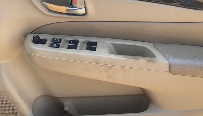 2015 Maruti Ciaz ZDI+ SHVS, Diesel, Manual, 64,541 km, Driver Side Door Panels Control