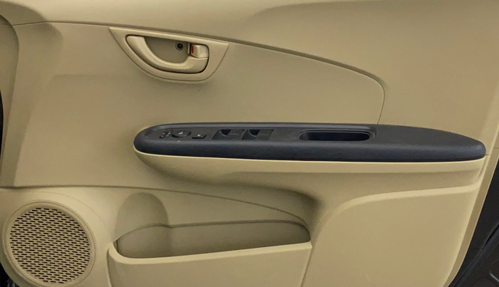 2017 Honda Amaze 1.2L I-VTEC S, Petrol, Manual, 19,023 km, Driver Side Door Panels Control