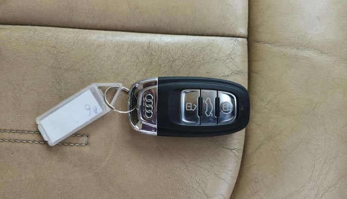 2011 Audi A6 2.0 TDI PREMIUM, Diesel, Automatic, 75,372 km, Key Close Up