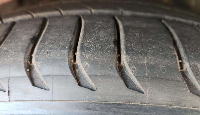 2011 Audi A6 2.0 TDI PREMIUM, Diesel, Automatic, 75,372 km, Left Front Tyre Tread