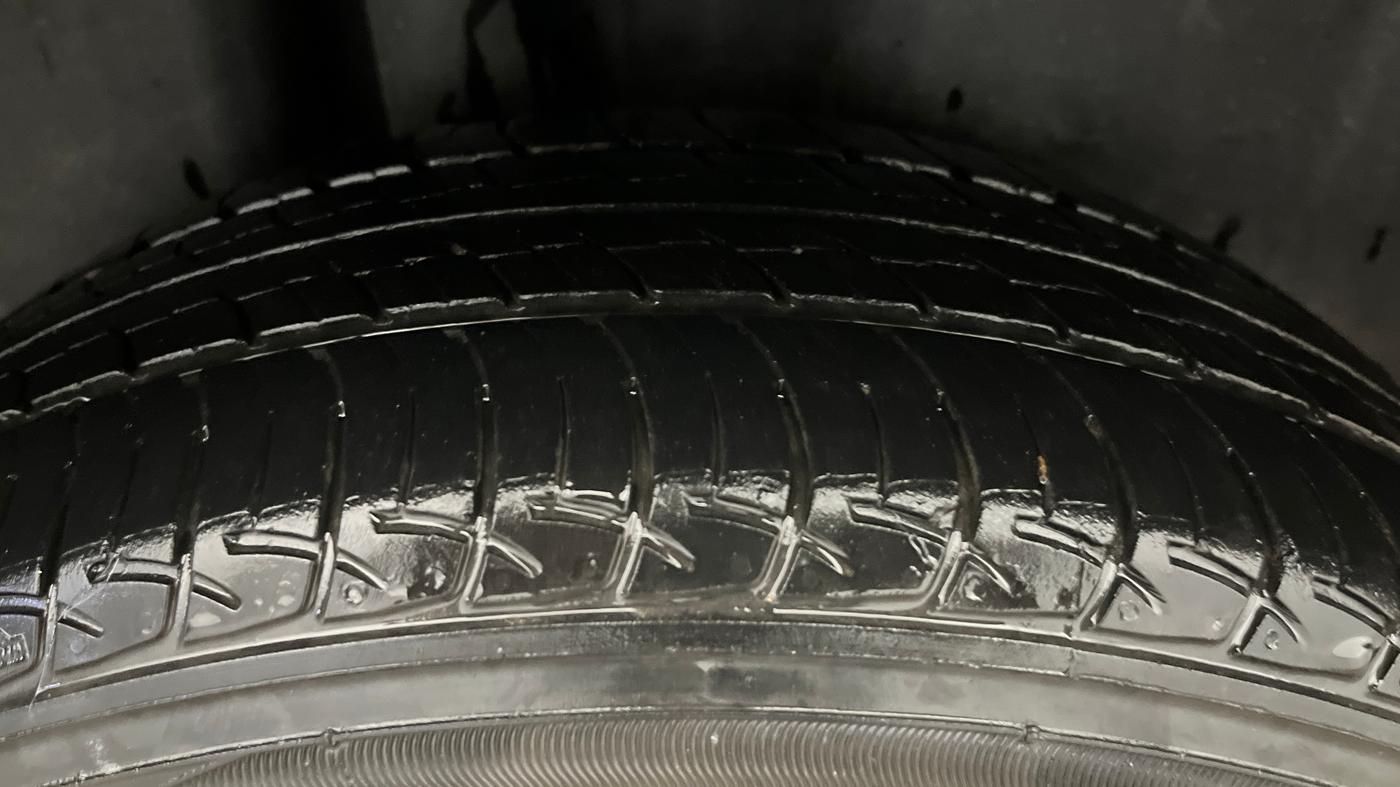 2021 Skoda Rapid AMBITION AT TSI, Petrol, Automatic, 49,975 km, Right Rear Tyre Tread