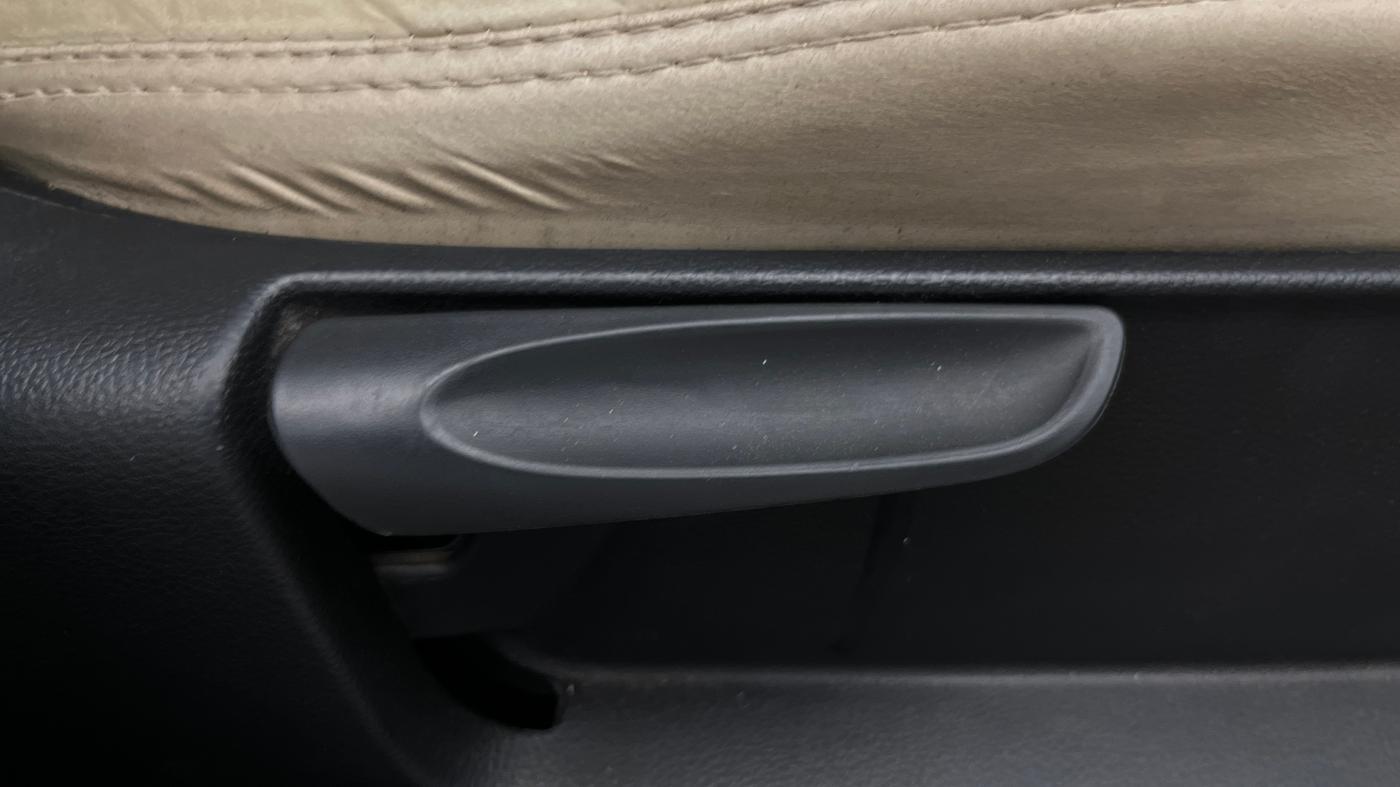 2021 Skoda Rapid AMBITION AT TSI, Petrol, Automatic, 49,975 km, Driver Side Adjustment Panel