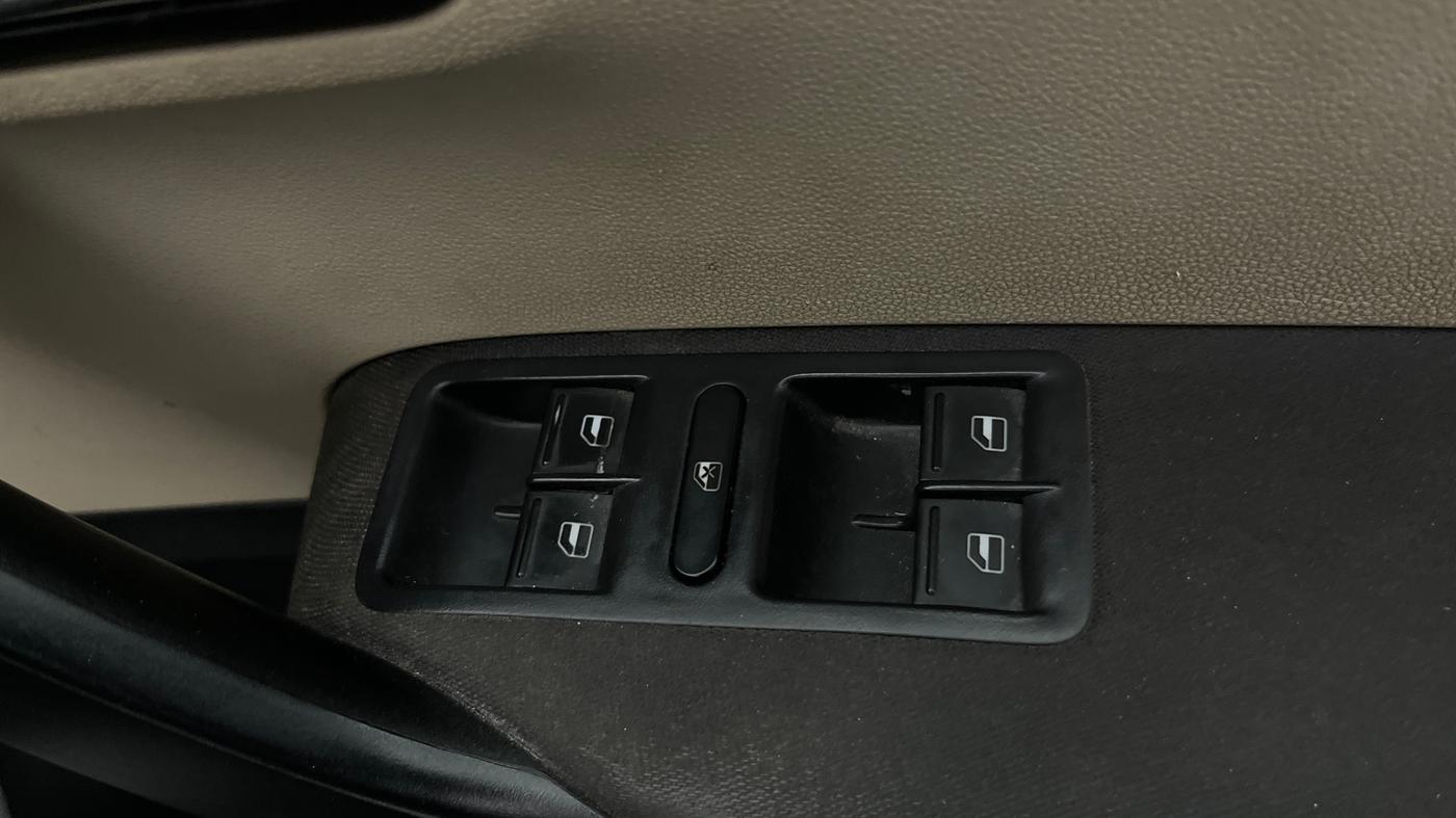 2021 Skoda Rapid AMBITION AT TSI, Petrol, Automatic, 49,975 km, Driver Side Door Panels Control