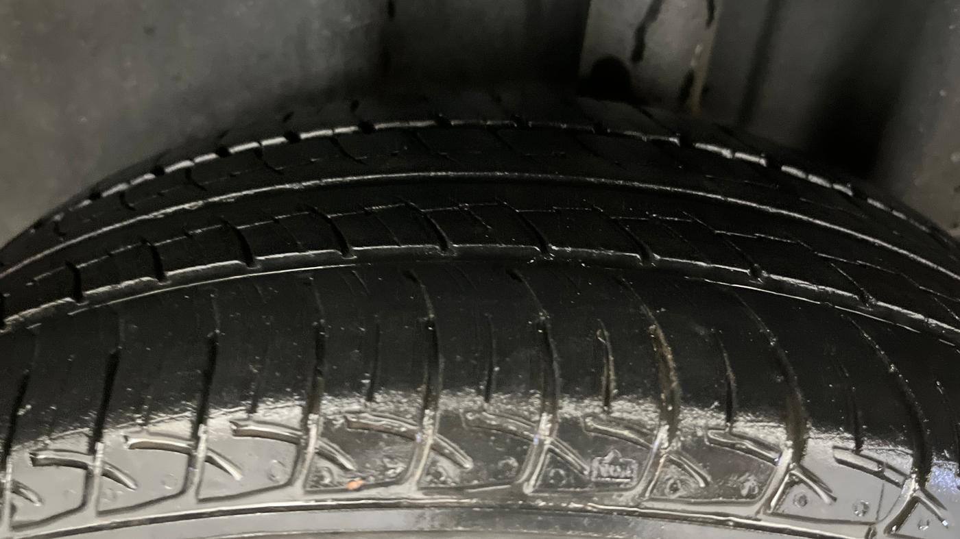 2021 Skoda Rapid AMBITION AT TSI, Petrol, Automatic, 49,975 km, Left Rear Tyre Tread