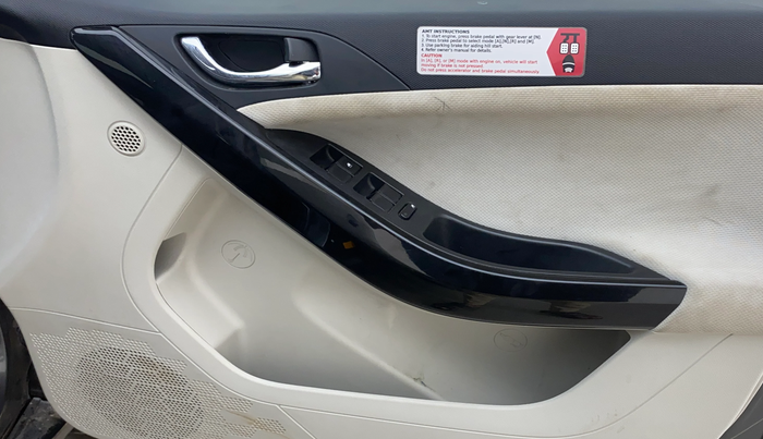 2020 Tata NEXON XZA PLUS (O) PETROL, Petrol, Automatic, 48,854 km, Driver Side Door Panels Control