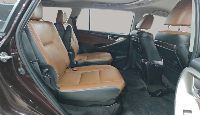 2016 Toyota Innova Crysta 2.7 ZX AT 7 STR, Petrol, Automatic, 38,897 km, Right Side Rear Door Cabin