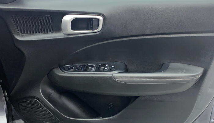 2021 Hyundai VENUE SX 1.0 (O) TURBO, Petrol, Manual, 31,759 km, Driver Side Door Panels Control