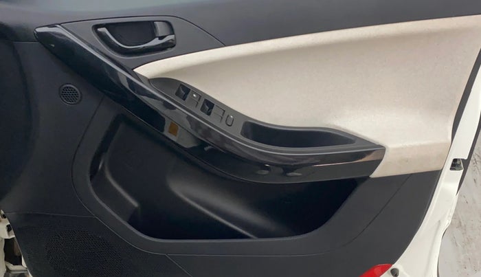 2024 Tata NEXON PURE 1.5 DIESEL, Diesel, Manual, 22,291 km, Driver Side Door Panels Control