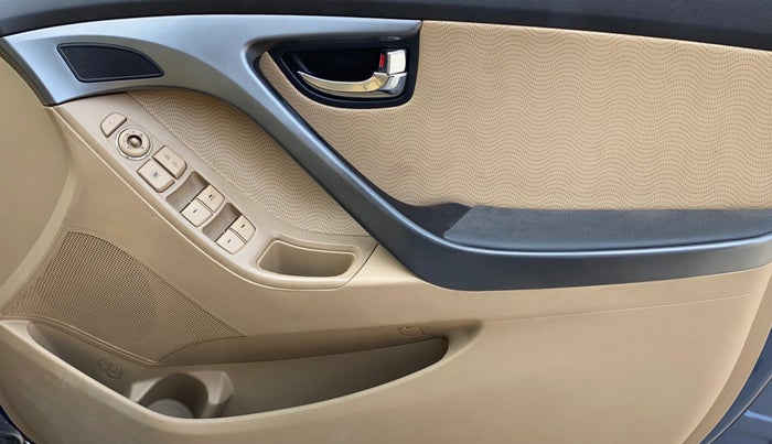 2014 Hyundai New Elantra 1.8 SX MT VTVT, Petrol, Manual, 71,756 km, Driver Side Door Panels Control