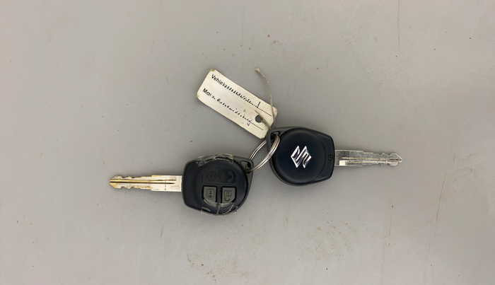 2016 Maruti Baleno DELTA PETROL 1.2, Petrol, Manual, 1,01,654 km, Key Close Up