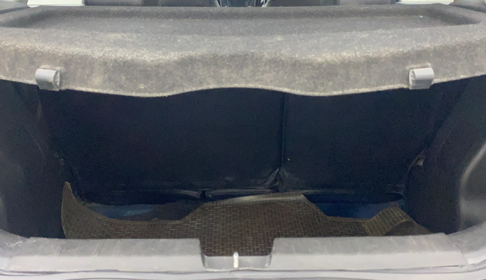 2016 Maruti Baleno DELTA PETROL 1.2, Petrol, Manual, 1,01,654 km, Boot Inside