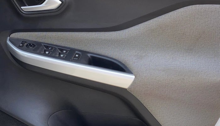 2021 Nissan MAGNITE XV MT, Petrol, Manual, 26,538 km, Driver Side Door Panels Control