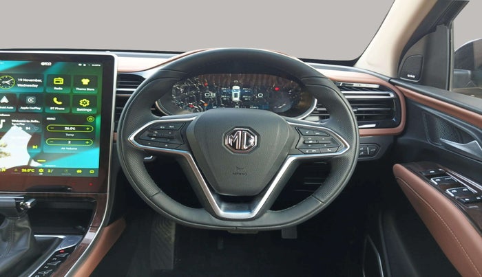 2025 MG HECTOR PLUS SAVVY PRO 1.5 TURBO CVT 7 STR, Petrol, Automatic, 3,709 km, Steering Wheel Close Up