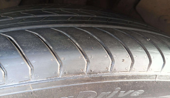 2025 MG HECTOR PLUS SAVVY PRO 1.5 TURBO CVT 7 STR, Petrol, Automatic, 3,709 km, Right Front Tyre Tread