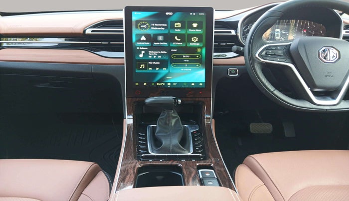 2025 MG HECTOR PLUS SAVVY PRO 1.5 TURBO CVT 7 STR, Petrol, Automatic, 3,709 km, Air Conditioner