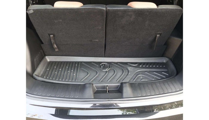 2025 MG HECTOR PLUS SAVVY PRO 1.5 TURBO CVT 7 STR, Petrol, Automatic, 3,709 km, Boot Inside