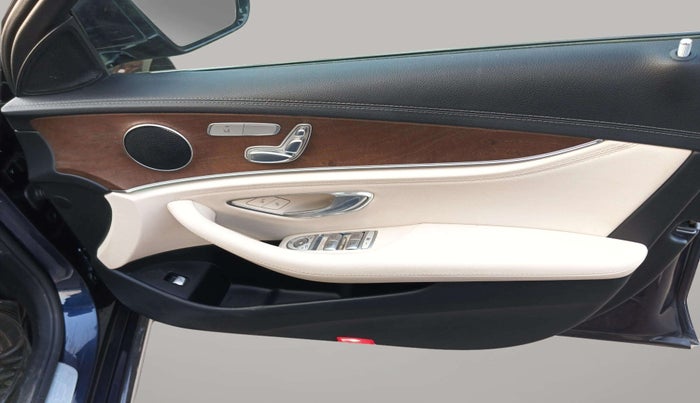 2019 Mercedes Benz E Class E 220 D, Diesel, Automatic, 34,617 km, Driver Side Door Panels Control