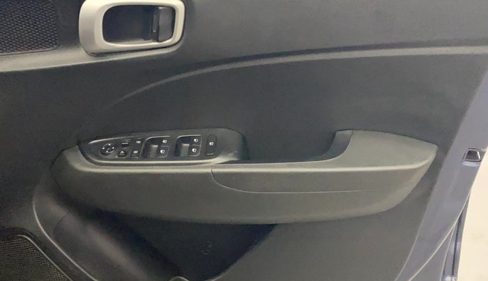 2020 Hyundai VENUE SX 1.0 TURBO, Petrol, Manual, 45,228 km, Driver Side Door Panels Control