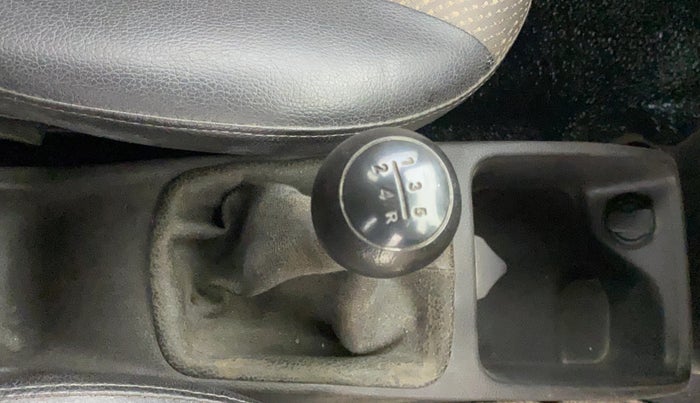 2014 Hyundai Eon MAGNA +, Petrol, Manual, 27,630 km, Gear Lever