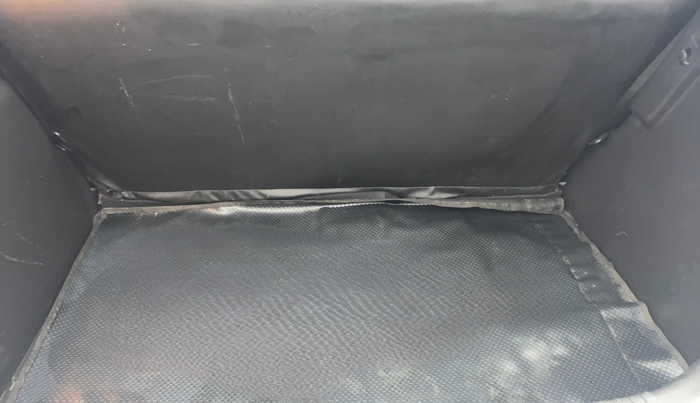 2013 Hyundai i20 MAGNA 1.4 CRDI, Diesel, Manual, 96,642 km, Boot Inside