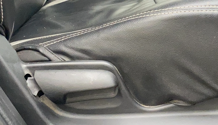 2017 Maruti Swift VDI (O), Diesel, Manual, 48,197 km, Driver Side Adjustment Panel