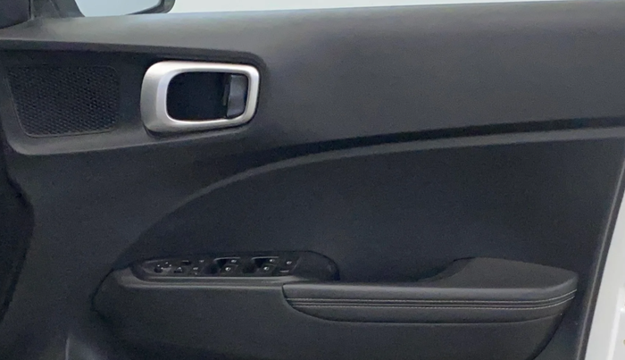 2020 Hyundai VENUE SX 1.0 (O) TURBO, Petrol, Manual, 71,240 km, Driver Side Door Panels Control