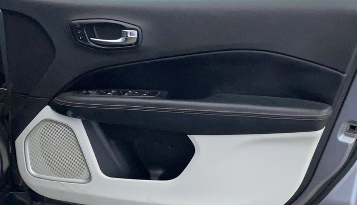 2019 Jeep Compass LIMITED PLUS PETROL AT, Petrol, Automatic, 55,911 km, Driver Side Door Panels Control