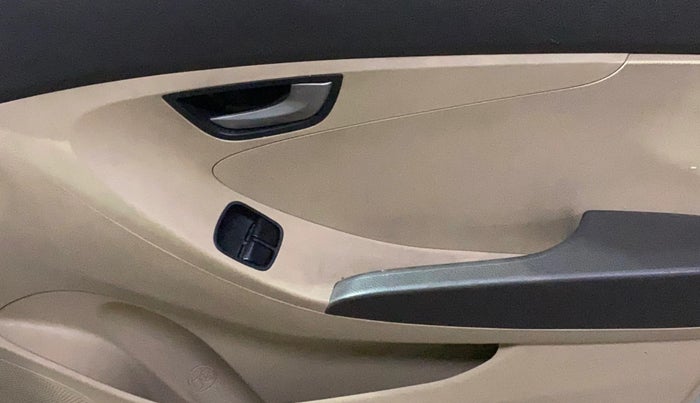 2017 Hyundai Eon SPORTZ, Petrol, Manual, 24,066 km, Driver Side Door Panels Control