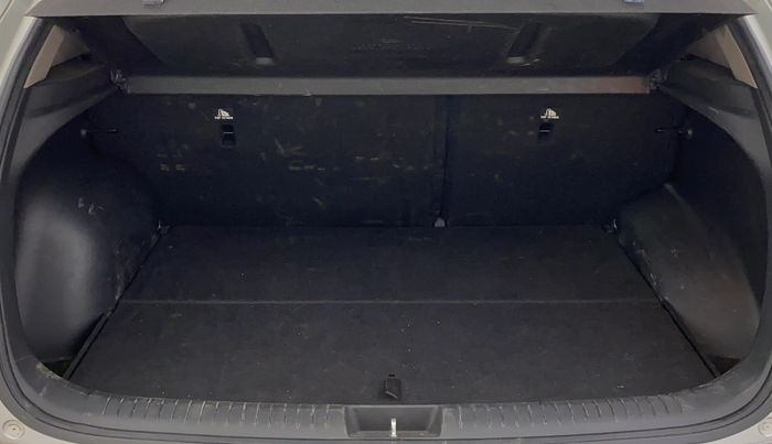 2017 Hyundai Creta SX PLUS AT 1.6 PETROL, Petrol, Automatic, 54,240 km, Boot Inside