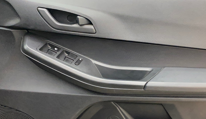 2022 Tata TIAGO NRG XZ MT, Petrol, Manual, 20,159 km, Driver Side Door Panels Control