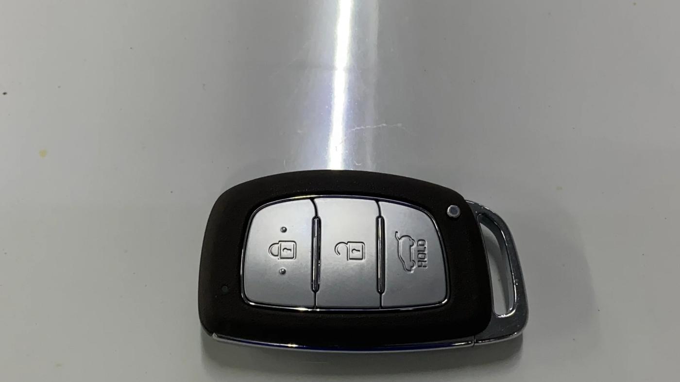 2023 Hyundai VENUE SX 1.2 PETROL, Petrol, Manual, 19,848 km, Key Close Up