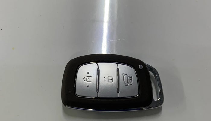 2023 Hyundai VENUE SX 1.2 PETROL, Petrol, Manual, 19,822 km, Key Close Up