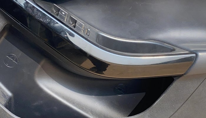 2022 Tata NEXON XZA PLUS KAZIRANGA PETROL, Petrol, Automatic, 48,305 km, Driver Side Door Panels Control