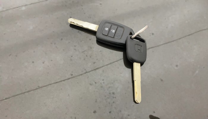 2017 Honda WR-V 1.2L I-VTEC S MT, Petrol, Manual, 42,496 km, Key Close Up