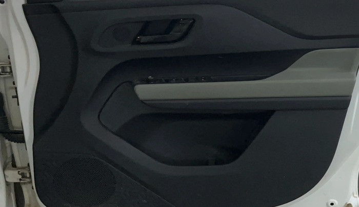 2022 Tata PUNCH ADVENTURE MT, Petrol, Manual, 42,144 km, Driver Side Door Panels Control