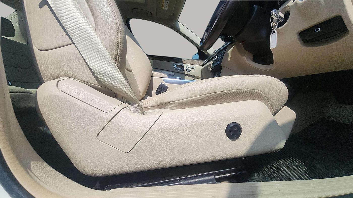 2015 Mercedes Benz E Class E 200 Avantgarde, Petrol, Automatic, 33,511 km, Driver Side Adjustment Panel